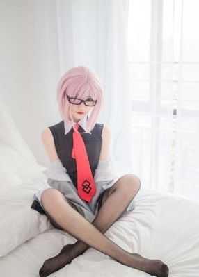 欧美海报设计的特点_720动漫在线观看