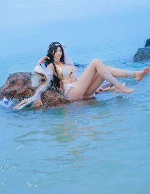 欧美简约女装_4K手机免费观看完整